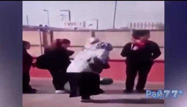 Турецкая пенсионерка показала мастер - класс в жонглировании футбольным мячом. (Видео)
