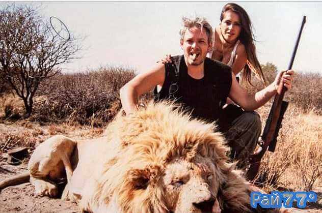 Аргентинский миллионер вызвал негодование в сети, после появления фотографий с позирующей женой на фоне убитых животных.