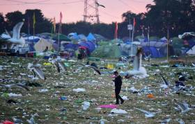 Самый грязный музыкальный фестиваль в мире Гластонбери - 2017 (Видео) 0