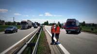 Дорогостоящее ДТП: автотрейлер с автомобилями KIA перевернулся на трассе в Польше (Видео) 3