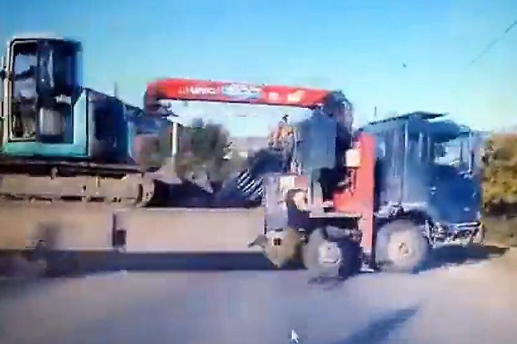 Водитель устроил погоню за грузовиком и попал на видеокамеру в России