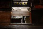 Трое налётчиков за 20 секунд ограбили на миллион долларов часовой магазин в Гонконге. (Видео) 0