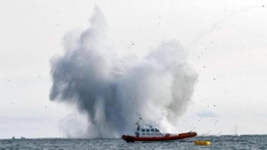 Истребитель Eurofighter Typhoon рухнул в море во время авиашоу в Италии. (Видео)