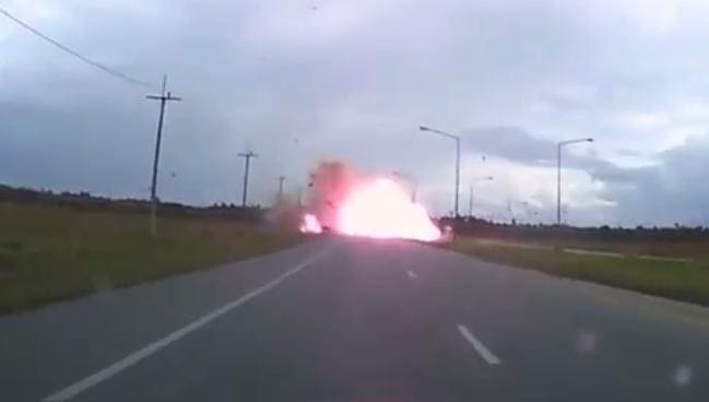 Угонщики взорвали автомобиль в Тайланде. (Видео)