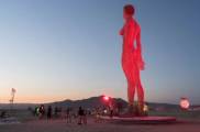 Власти Вашингтона запретили установку 14-ти метровой статуи обнажённой женщины в столице США. (Видео) 4