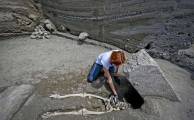 Скелет мужчины, погибшего во время извержения Везувия 2000 лет назад, обнаружили итальянские археологи (Видео) 1