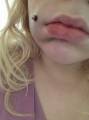 ШОК*! Девушка, пожелавшая сделать ямочки на щеках в пирсинг - салоне, сильно пожалела об этом. 0