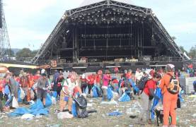 Самый грязный музыкальный фестиваль в мире Гластонбери - 2017 (Видео) 17