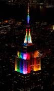 «Голубая Америка». Памятники и здания в США в честь праздника «ЛГБТ - гордости» были окрашены в радужные цвета. 1