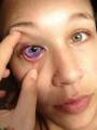 Канадская модель плачет пурпурными слезами после нанесения татуировки на глаз. (Видео) 0