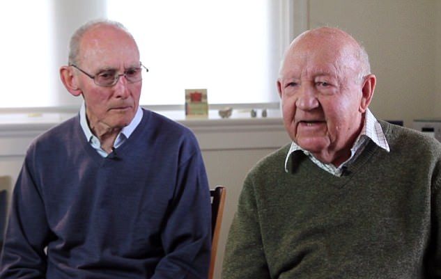Престарелые австралийцы спустя 50 лет совместной жизни решили узаконить свои отношения.