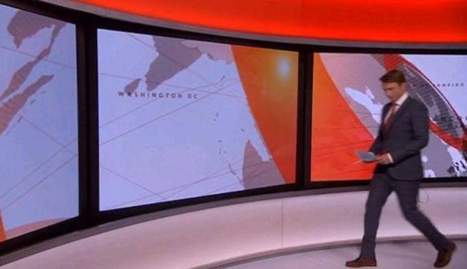 Ведущий выпуска новостей телеканала BBC был застигнут врасплох во время прямого включения. (Видео)