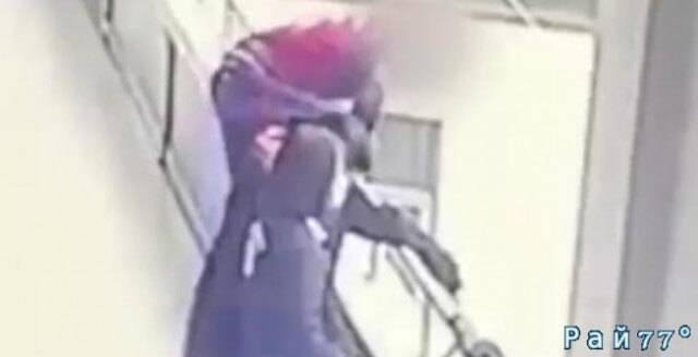 Китайский школьник спрыгнул с балкона, после того, как учитель конфисковал у него телефон. (Видео)
