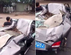 Экономный китаец транспортировал своим ходом расплющенный автомобиль в техцентр (Видео)