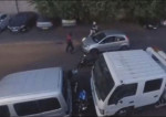 Водитель легковушки проучил похитителей мотоцикла в Лондоне (Видео)