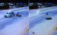 Автомобиль выбил из под седока мотоцикл в Тайланде (Видео)