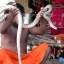 Индийский факир обучает маленьких детей искусству заклинания змей (Видео) 3