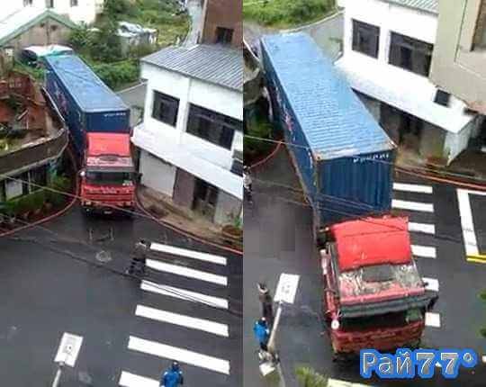 Водитель фуры посадил на мель своё транспортное средство в узком переулке в Тайване