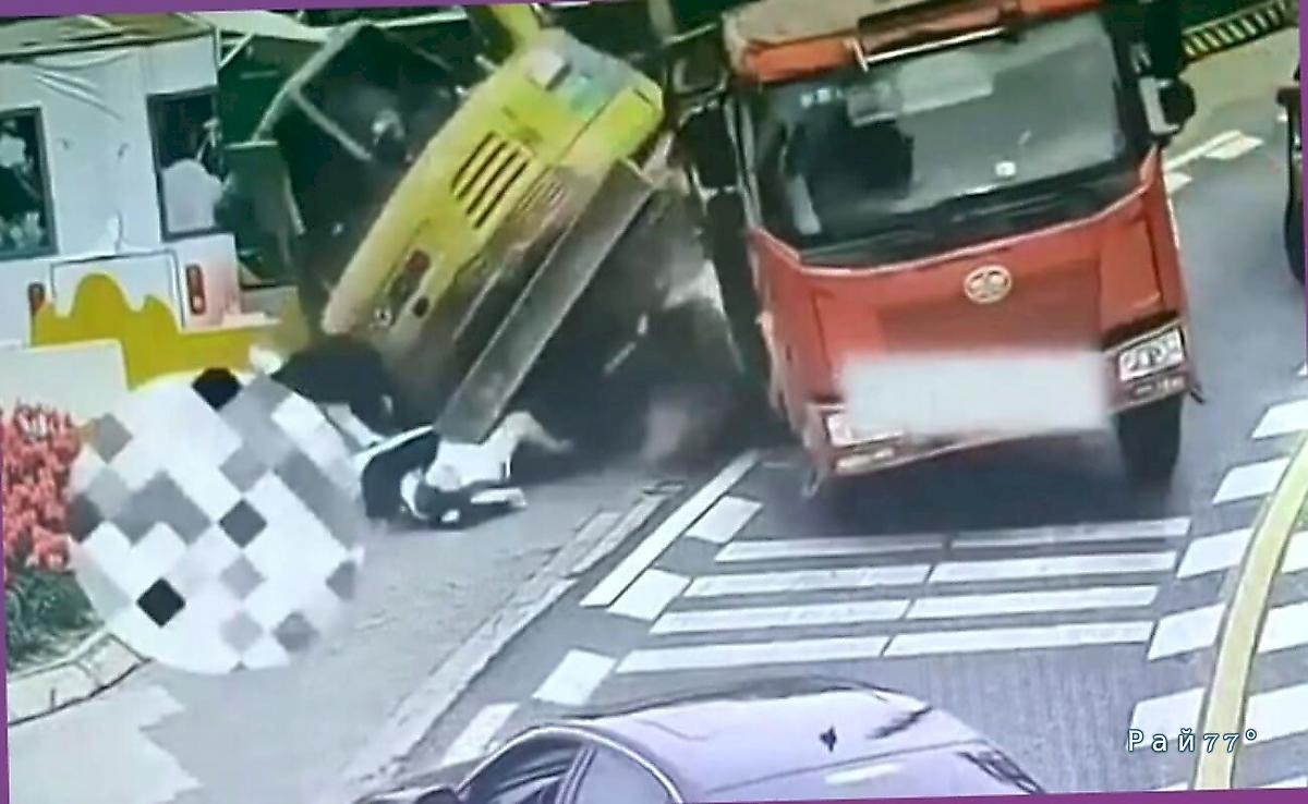Водитель грузовика, уходя от столкновения с легковушкой, выгрузил экскаватор на супружескую пару ▶️ Водитель грузовика, уходя от столкновения с легковушкой, выгрузил экскаватор на супружескую пару ▶️