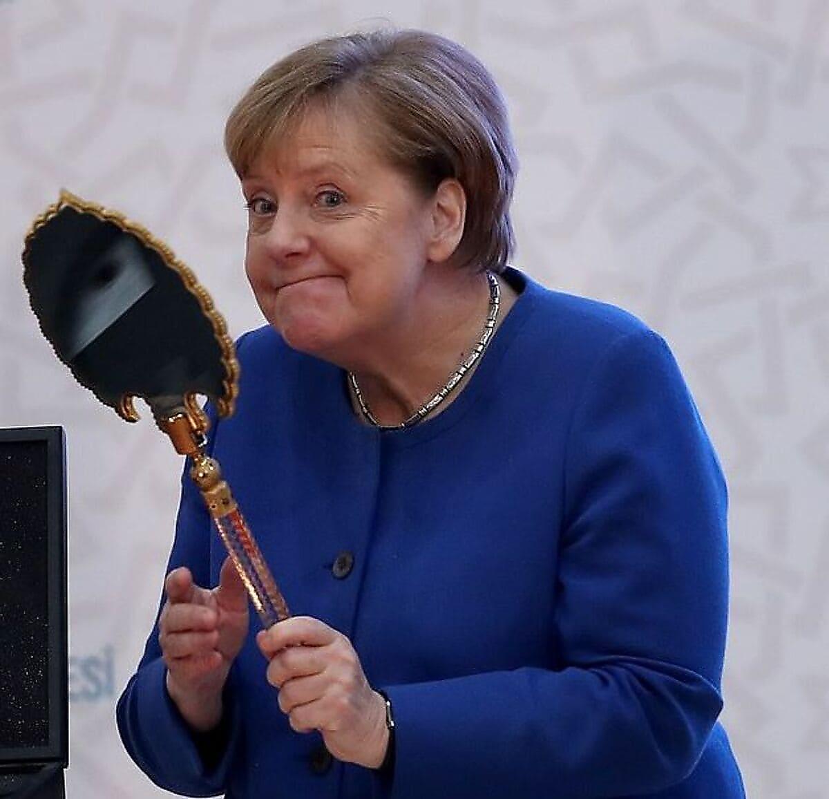 «Я ль на свете всех милее?» Меркель обрадовалась подаренному Эрдоганом зеркалу