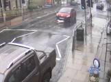 Бульдог, угодивший под машину и проехавший десятки метров под бампером, чудом уцелел в Британии (Видео)