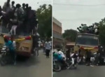 Наглые мотоциклисты тормознули и «разгрузили» переполненный автобус в Индии ▶