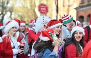 Тысячи разнополых «Санта - Клаусов» вышли на улицы Вуллонгонга, Лондона и Нью - Йорка + зомби вечеринка в Австралии (Видео) 115