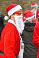 Тысячи разнополых «Санта - Клаусов» вышли на улицы Вуллонгонга, Лондона и Нью - Йорка + зомби вечеринка в Австралии (Видео) 137
