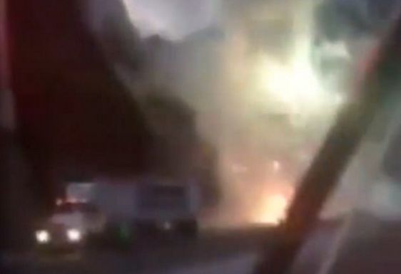 Грузовик с петардами взлетел на воздух в Колумбии. (Видео)