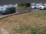 Автоугонщик, уходя от полицейской погони, протаранил автомобиль и сбил мачту освещения в США