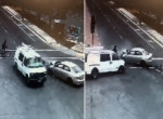 Удачливый велосипедист чудом разъехался с двумя неуправляемыми автомобилями