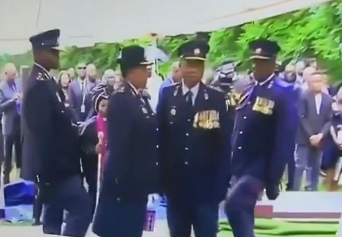 Полицейские перепутали «право» и «лево» во время парада в ЮАР