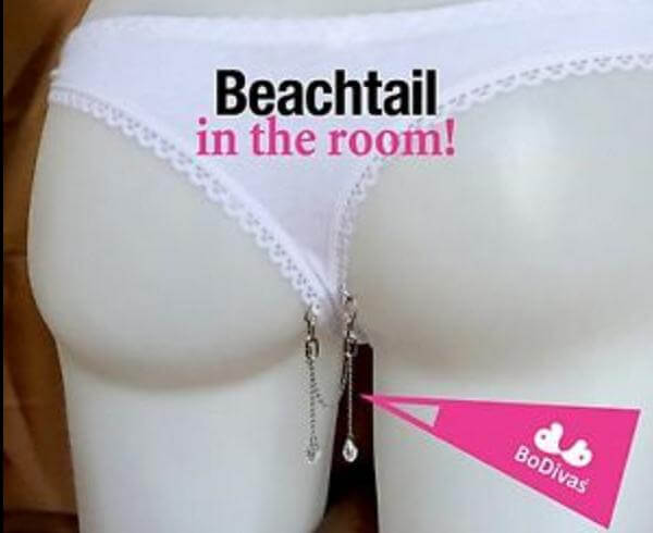Японская компания придумала новый пляжный аксессуар для женщин - «Crotch charms» (Чарующая промежность).