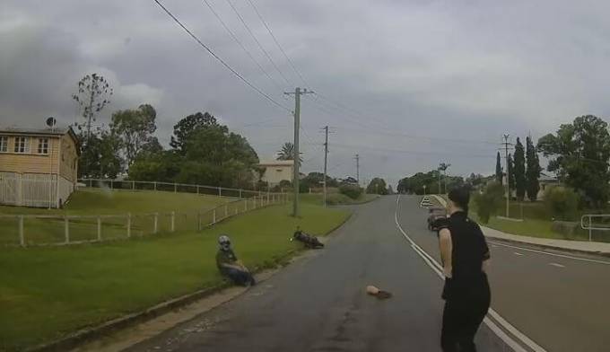 Мотоциклист потерял ногу на автотрассе в Австралии (Видео)