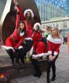Тысячи разнополых «Санта - Клаусов» вышли на улицы Вуллонгонга, Лондона и Нью - Йорка + зомби вечеринка в Австралии (Видео) 135