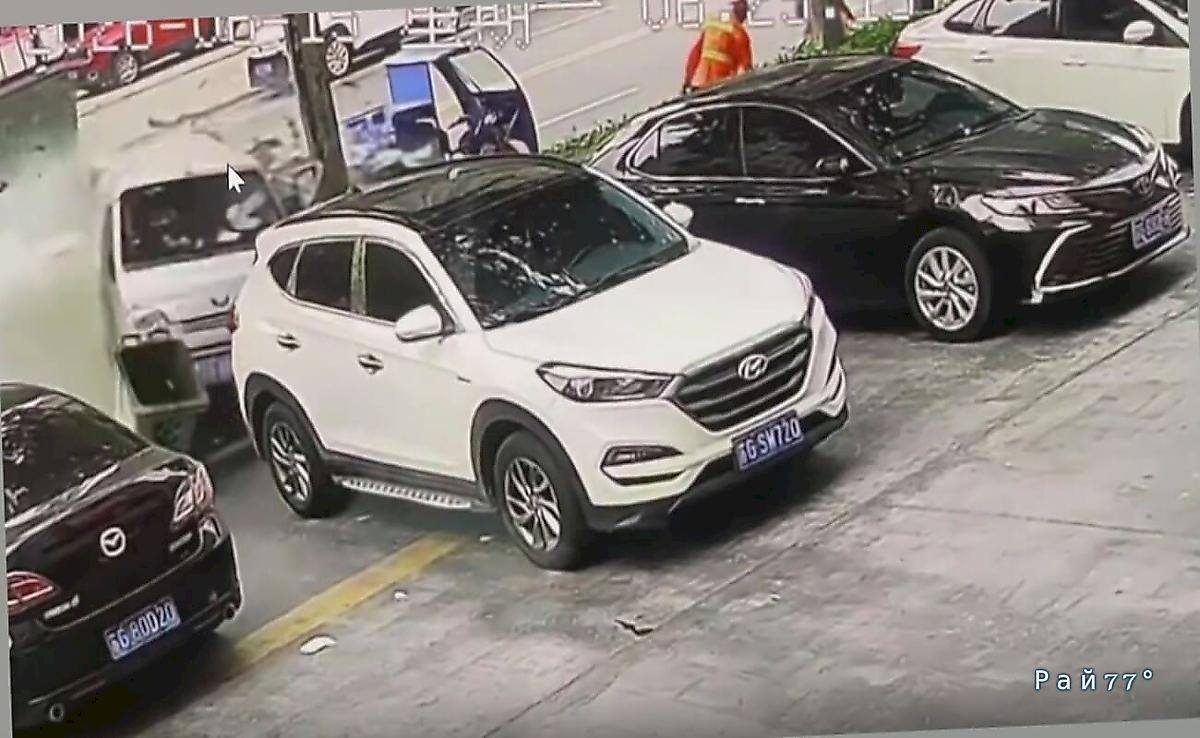 Работники клининга не пережили наезда автомобиля с пьяной автоледи за рулём ▶️ Работники клининга не пережили наезда автомобиля с пьяной автоледи за рулём ▶️