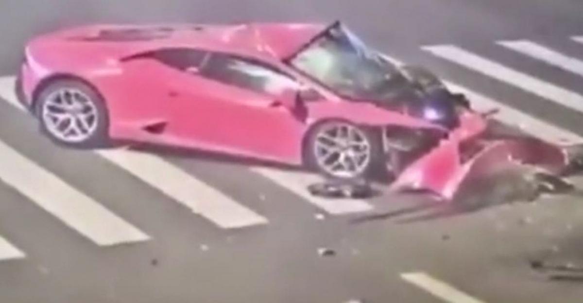 Китаец лишился «Lamborghini», разбив его об опору моста