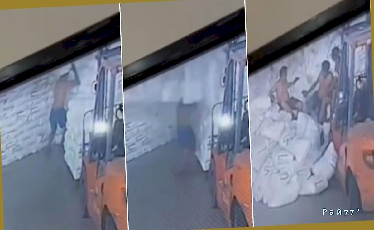 Рабочий оказался погребённым под мешками с продукцией Рабочий оказался погребённым под мешками с продукцией