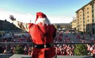 Тысячи разнополых «Санта - Клаусов» вышли на улицы Вуллонгонга, Лондона и Нью - Йорка + зомби вечеринка в Австралии (Видео) 90