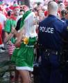 Тысячи разнополых «Санта - Клаусов» вышли на улицы Вуллонгонга, Лондона и Нью - Йорка + зомби вечеринка в Австралии (Видео) 15