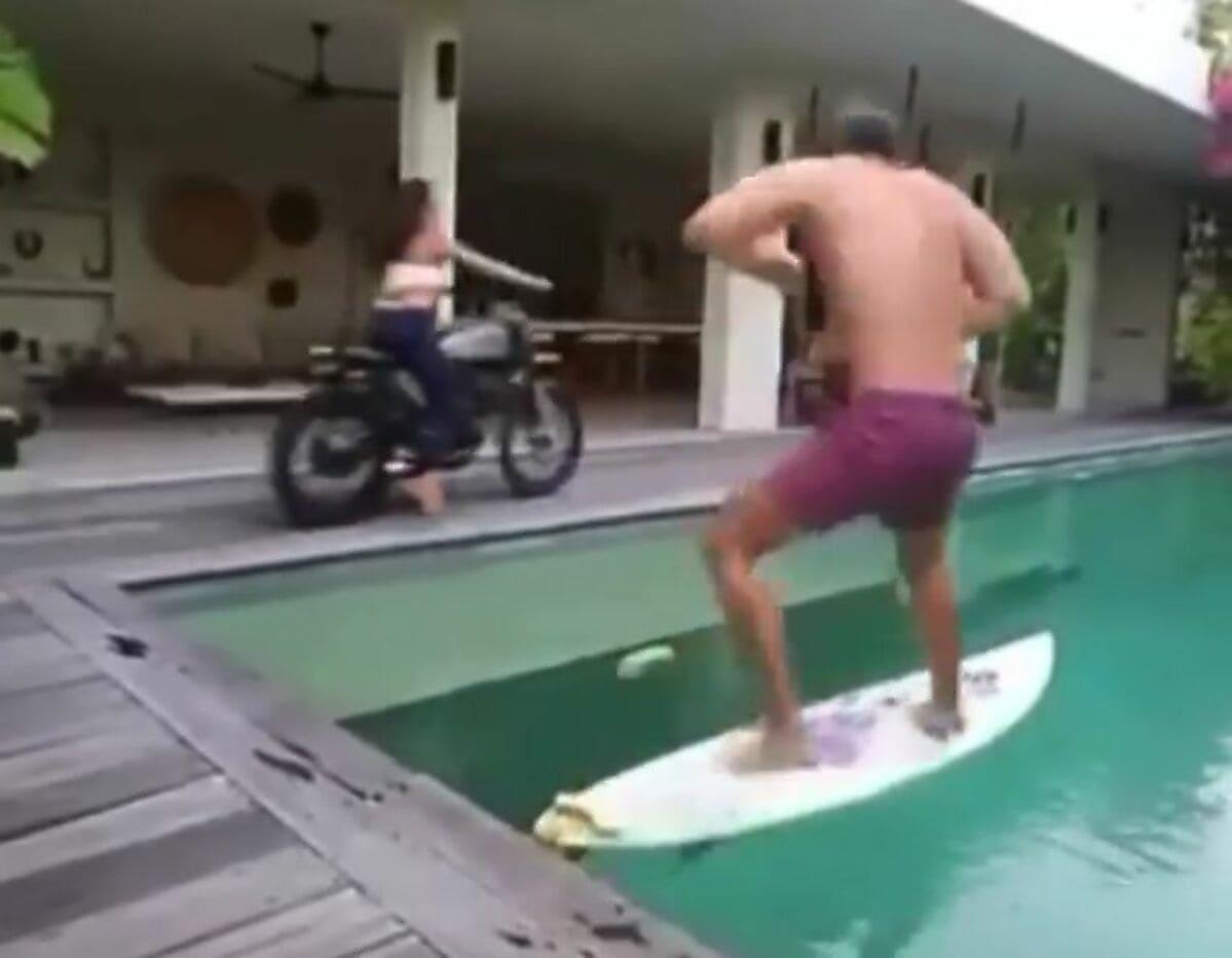 Сёрфинг в бассейне закончился утоплением мотоцикла в Бразилии