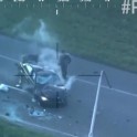 Голландский автомобилист после чудовищной аварии, как ни в чём не бывало, перед самым взрывом покинул искорёженный автомобиль (Видео)