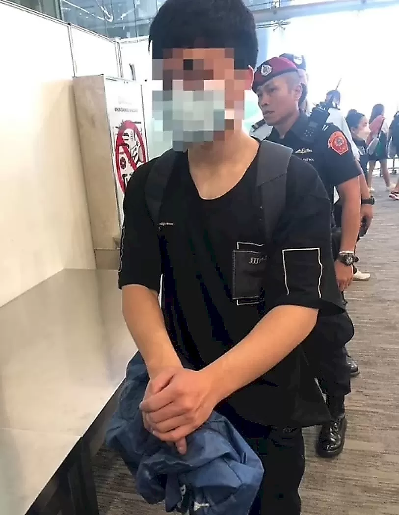 Контрабандист с тремя животными в нижнем белье был задержан в аэропорту: видео