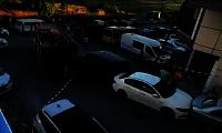 Съехавший кран искорёжил 23 автомобиля в Турции 5