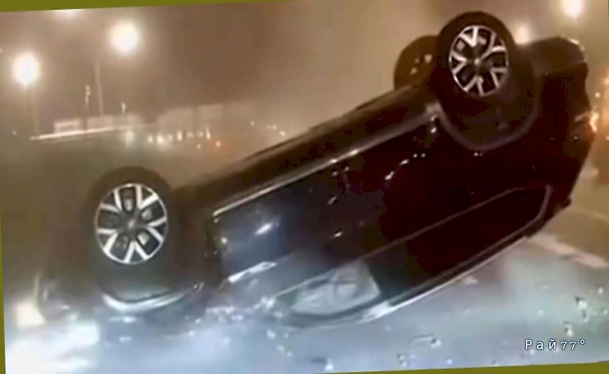 Водитель легковушки проучил наглеца, перестроившегося у него перед носом ▶️