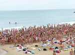 1800 женщин обнажились на пляже в Ирландии в рамках благотворительной акции ▶ 3