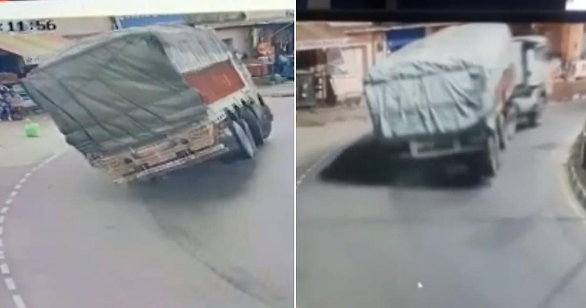Два грузовика умудрились перевернуться в одном и том же месте в Индии - видео