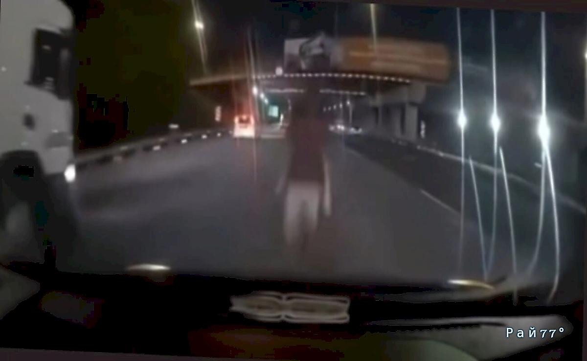 Автовладелец запечатлел последние моменты жизни малазийского самоубийцы ▶️