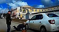 Женщина вовремя споткнулась на переходе и не угодила под колёса автомобиля нарушителя ПДД в Крыму