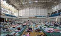 Двести китайских родителей ночуют в спортзале института, ради образования своих детей 2